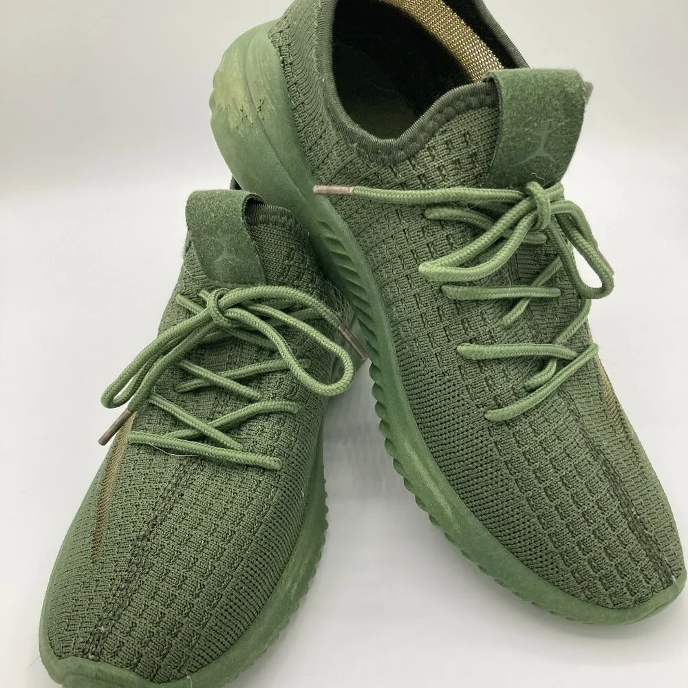 DANSKIN EMERALD GREEN SKEAKER SIZE 9 - Picture 1 of 6